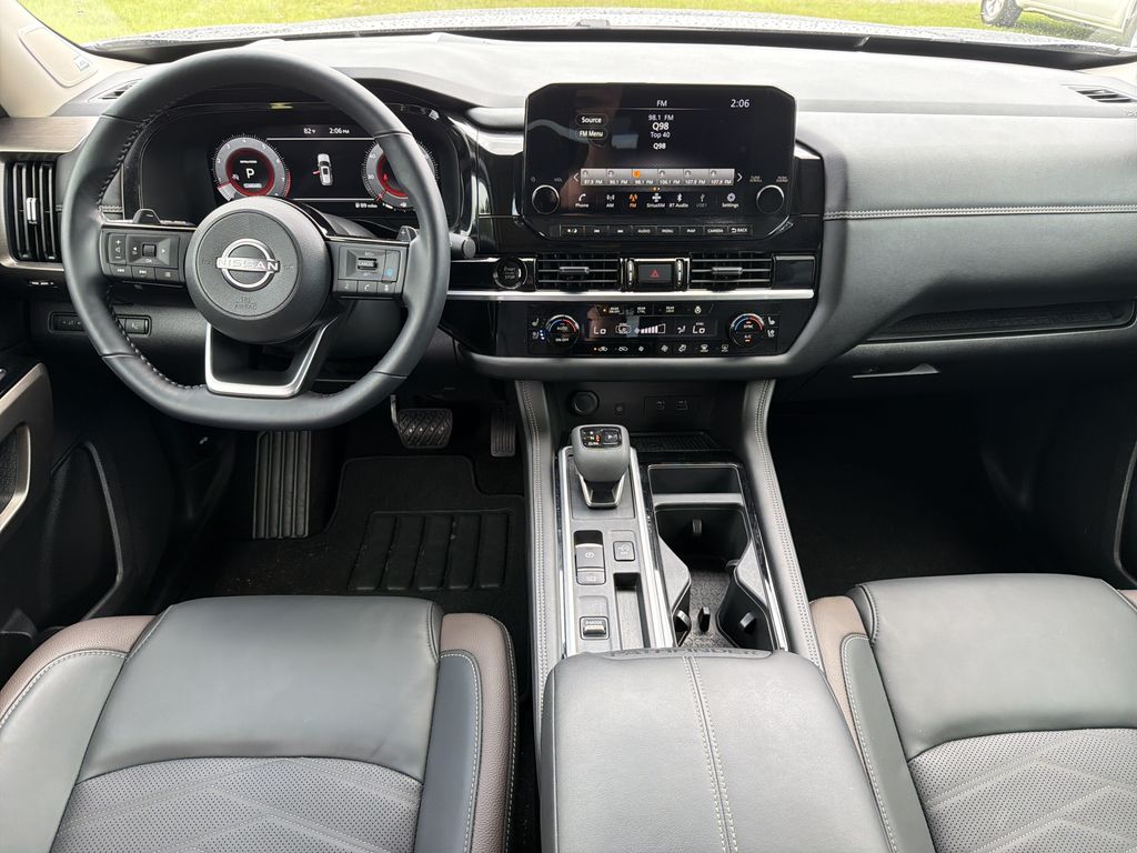 Used 2025 Nissan Pathfinder SUV