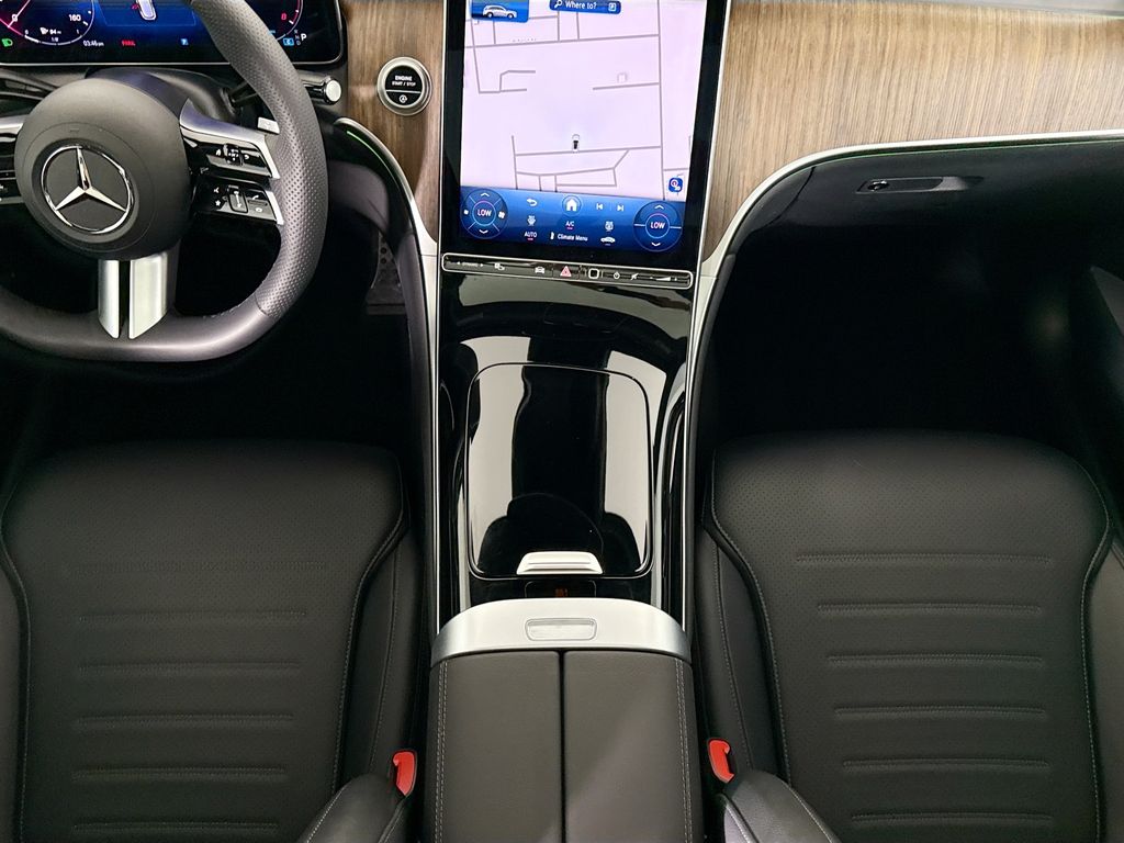 Thumbnail: 2025 Mercedes-Benz GLC - 17