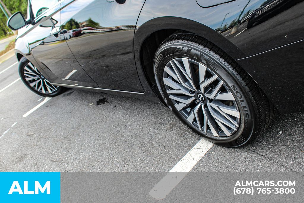 Used 2025 Black Nissan 2.5 SV image 14