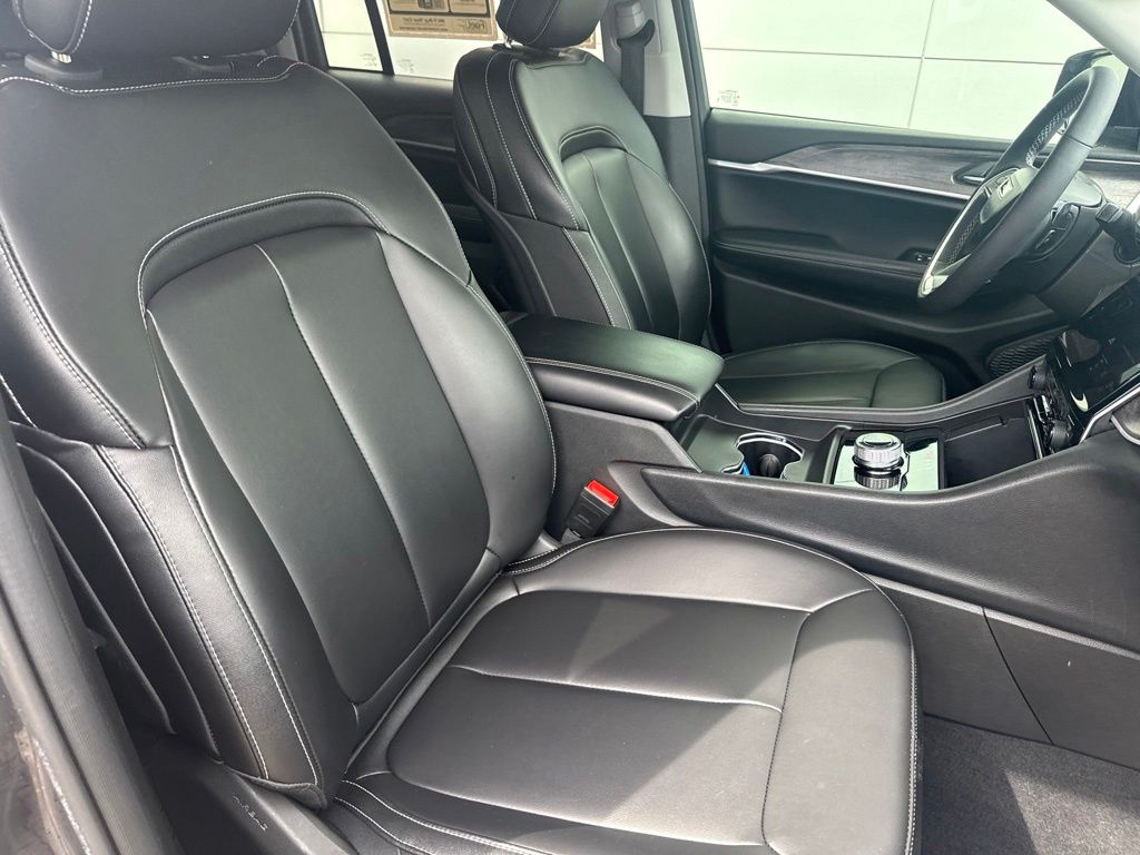 2023 Jeep Grand Cherokee Limited 4x2