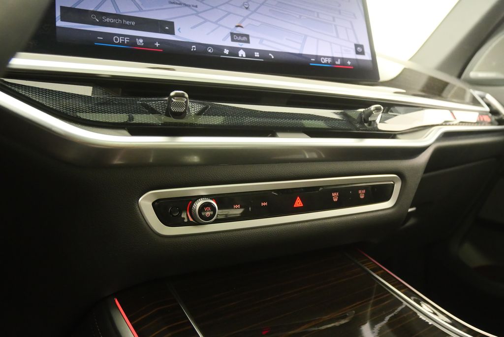 Thumbnail: 2025 BMW X5 - 25