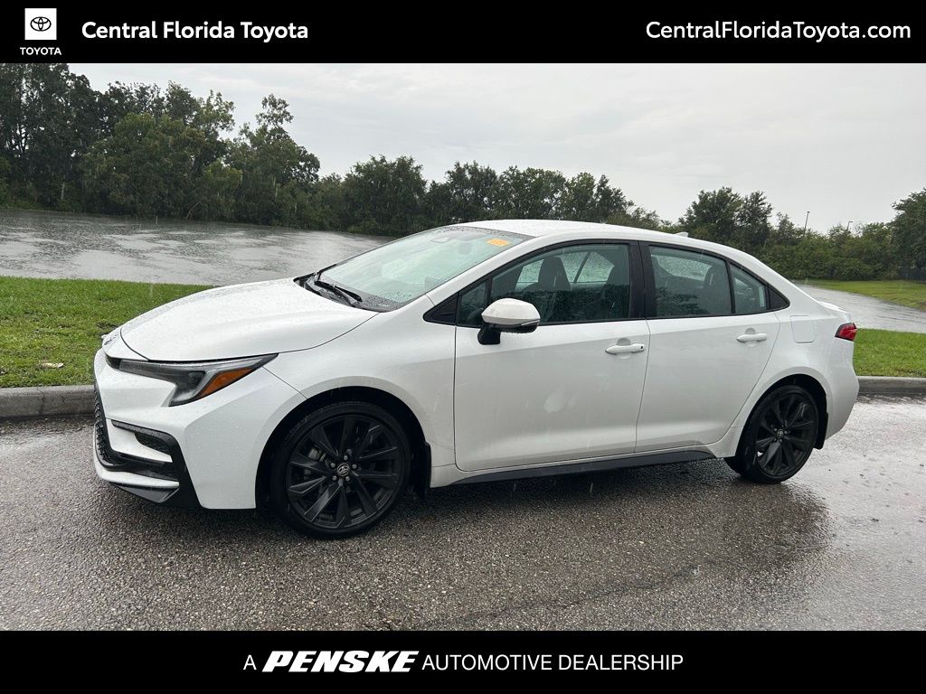 2024 Toyota Corolla SE Hero Image
