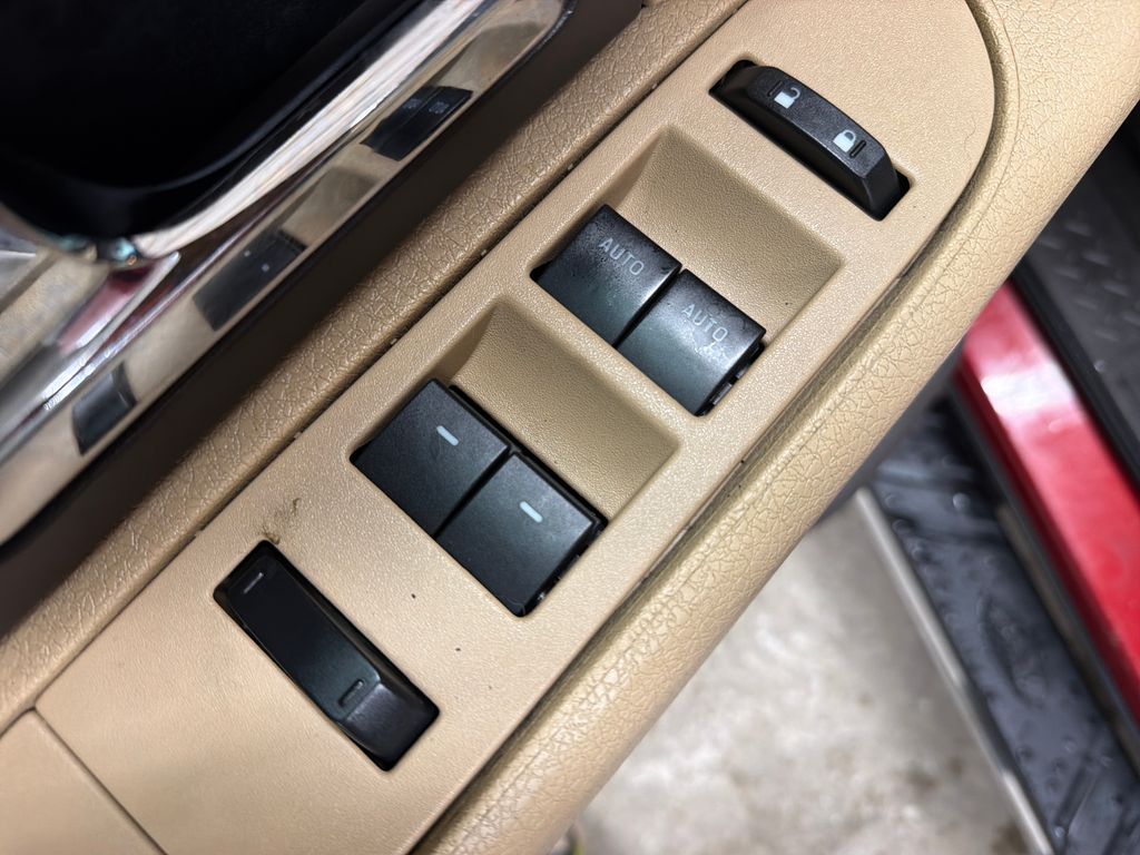 Used 2013 Red Ford XLT image 15