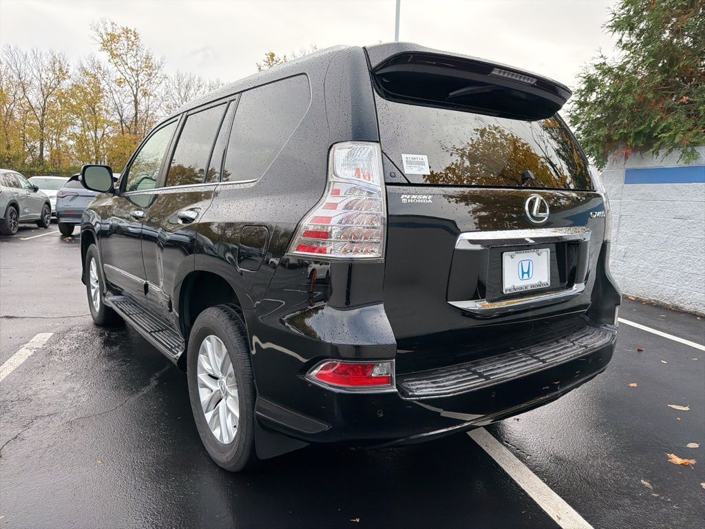 Thumbnail: 2016 Lexus GX - 3