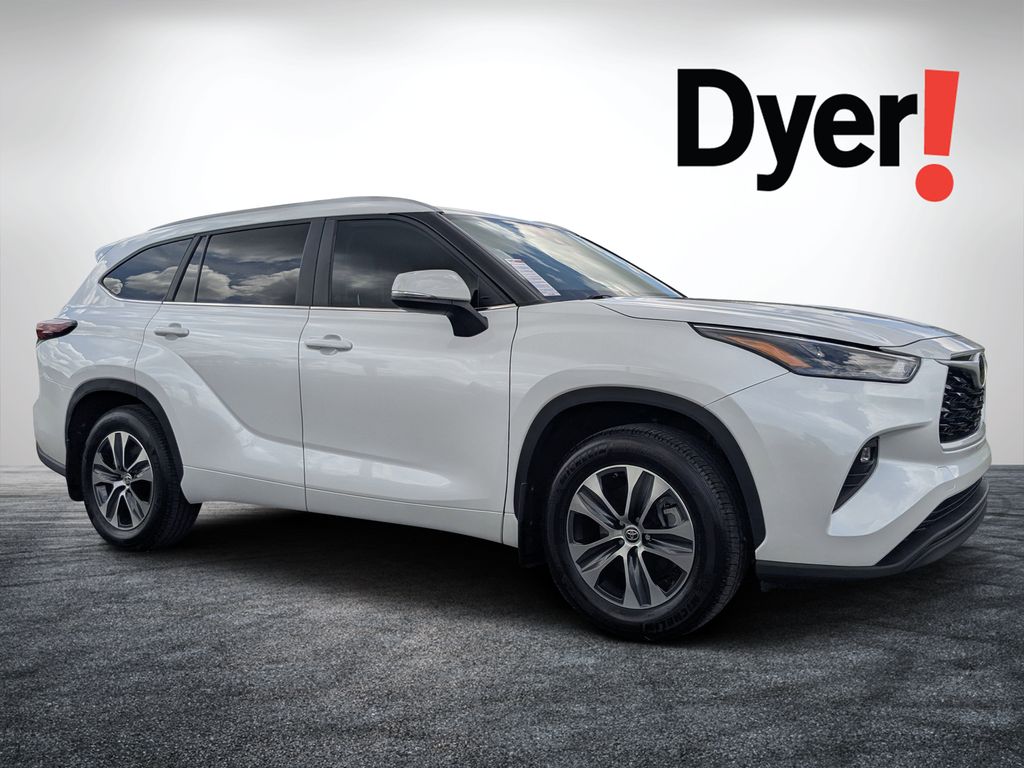 2024 Toyota Highlander XLE FWD