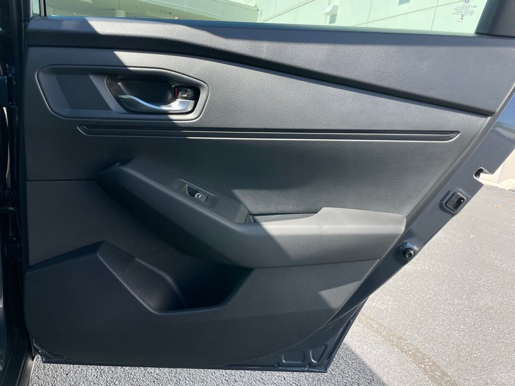2025 Honda Accord SE 32