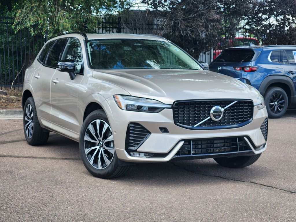 2025 Volvo XC60 B5 Plus