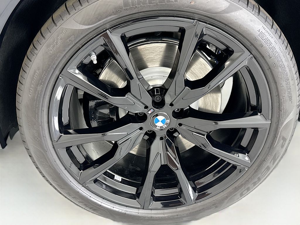 Thumbnail: 2027 BMW X7 - 30