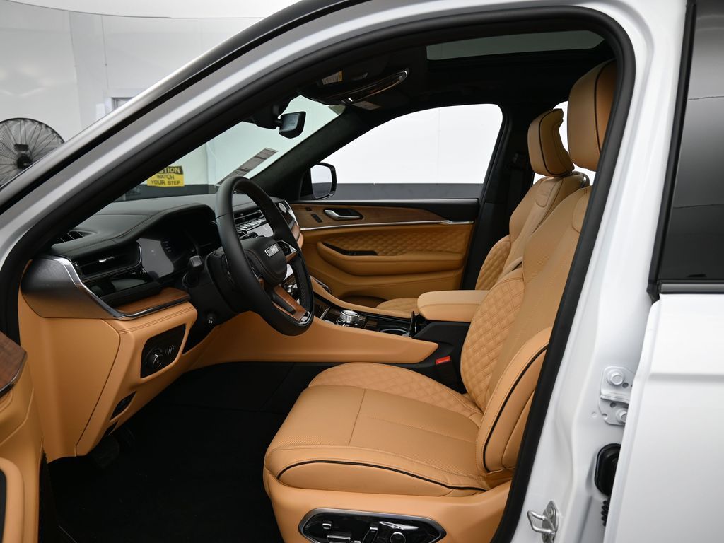 New 2025 Bright White Clearcoat Jeep Summit image 12