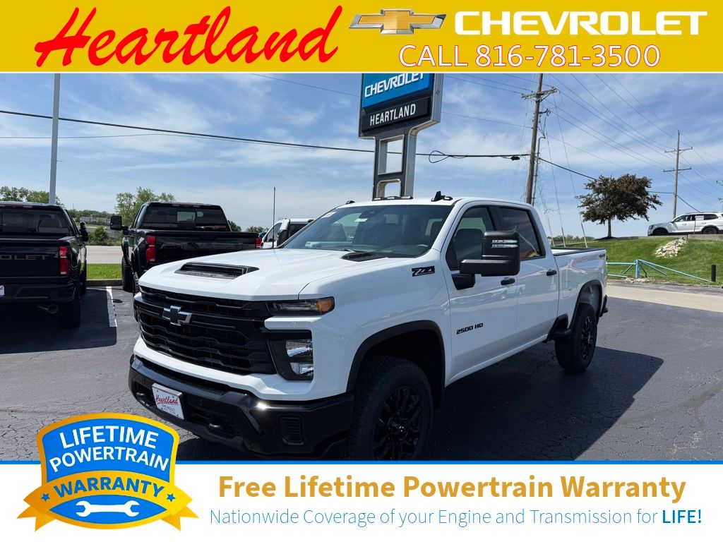 Summit White 2026 Chevrolet Silverado 2500HD Custom Crew Cab 4WD Pickup Truck Four-Wheel Drive Automatic