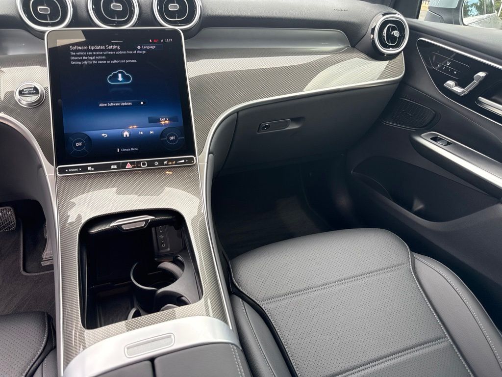 Thumbnail: 2026 Mercedes-Benz GLC - 29