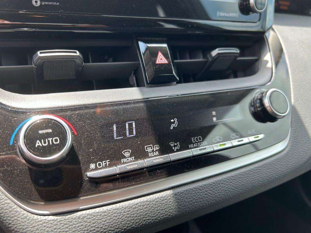 2021 Toyota Corolla LE 20