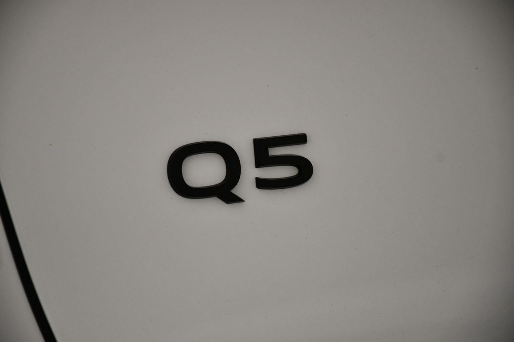 Thumbnail: 2025 Audi Q5 - 9