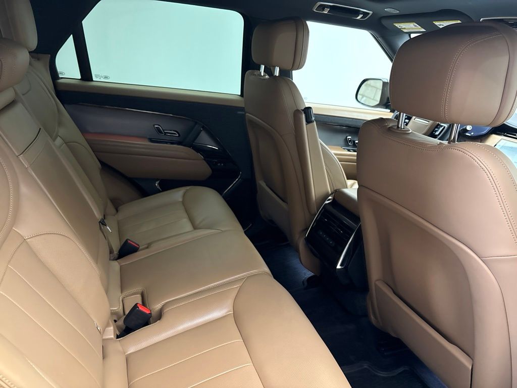 Thumbnail: 2025 Land Rover Range Rover Sport - 28