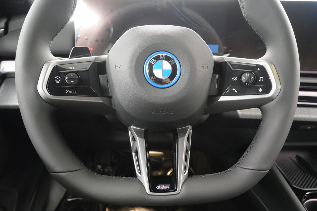 2025 BMW i5 xDrive40 21