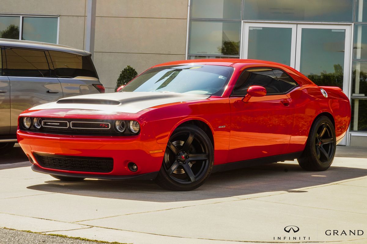Torred Clearcoat 2015 Dodge Challenger Coupe Rear-Wheel Drive 8-Speed Automatic