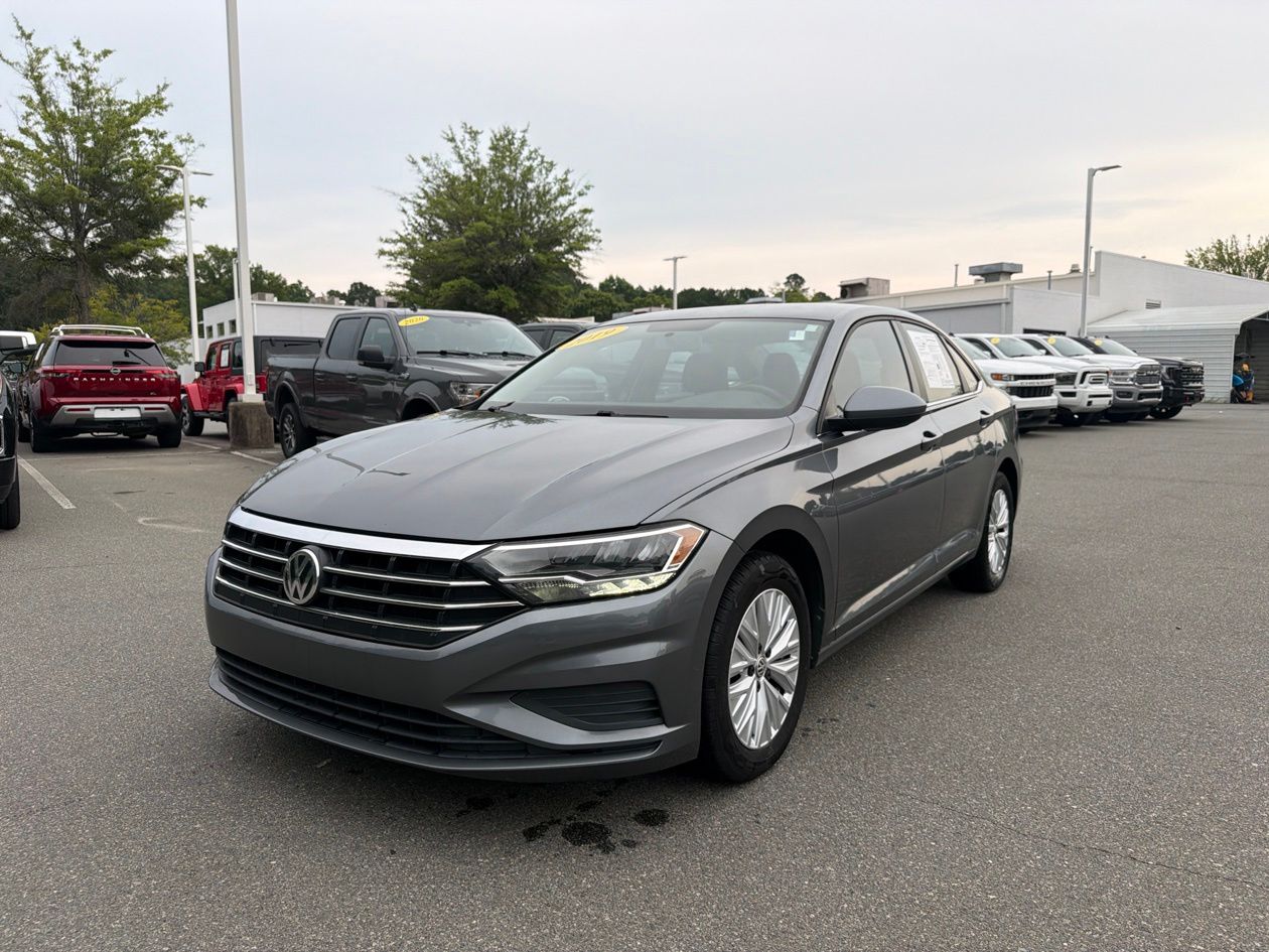 Platinum Gray Metallic 2019 Volkswagen Jetta Sedan Front-Wheel Drive 6-Speed Manual