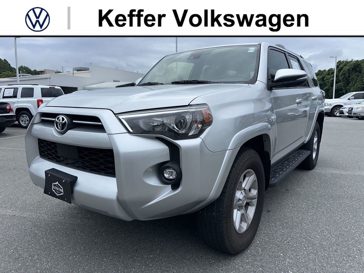 Classic Silver Metallic 2022 Toyota 4Runner SUV / Crossover Four-Wheel Drive 5-Speed Automatic