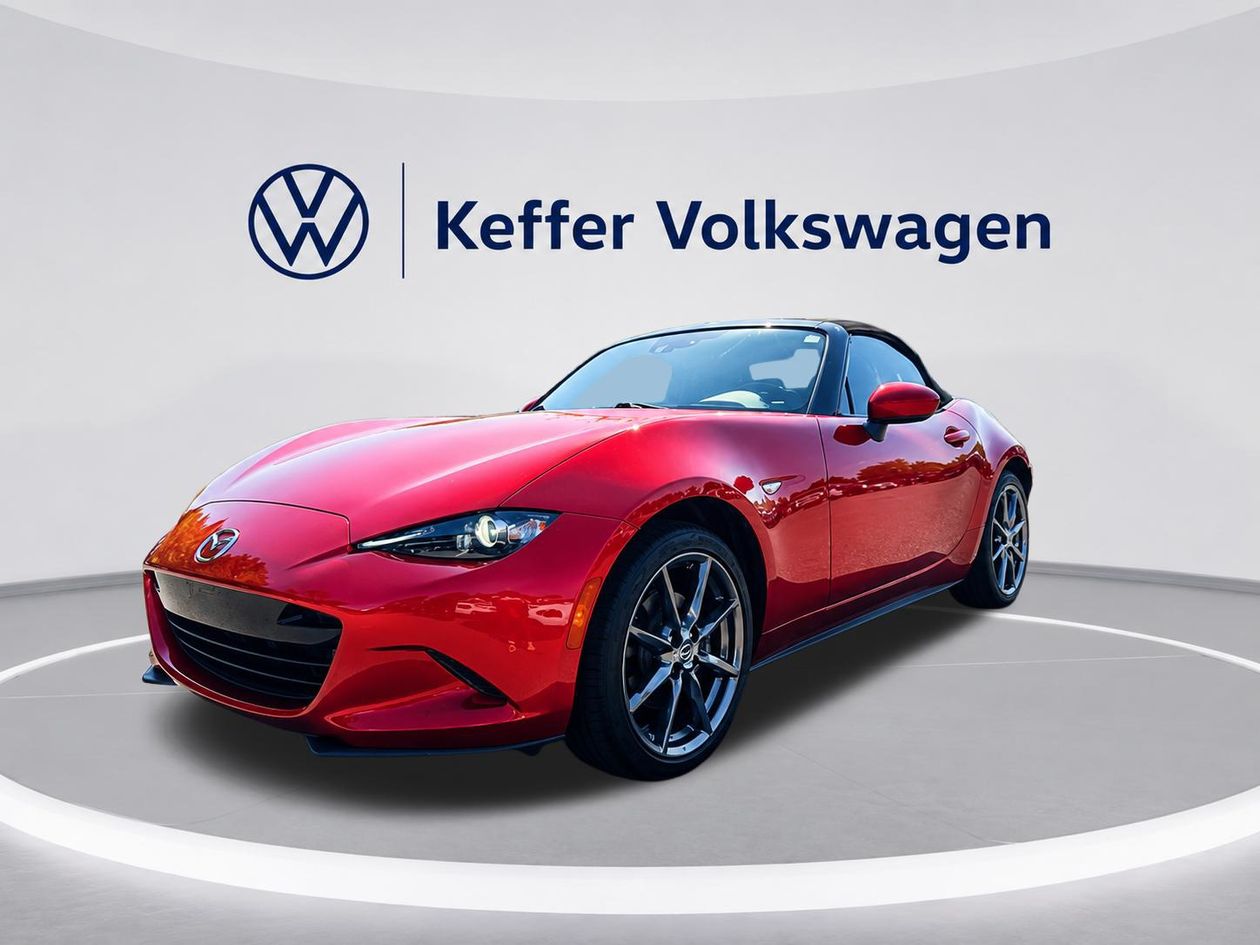 Soul Red Metallic 2016 Mazda MX-5 Miata Convertible Rear-Wheel Drive 6-Speed Manual