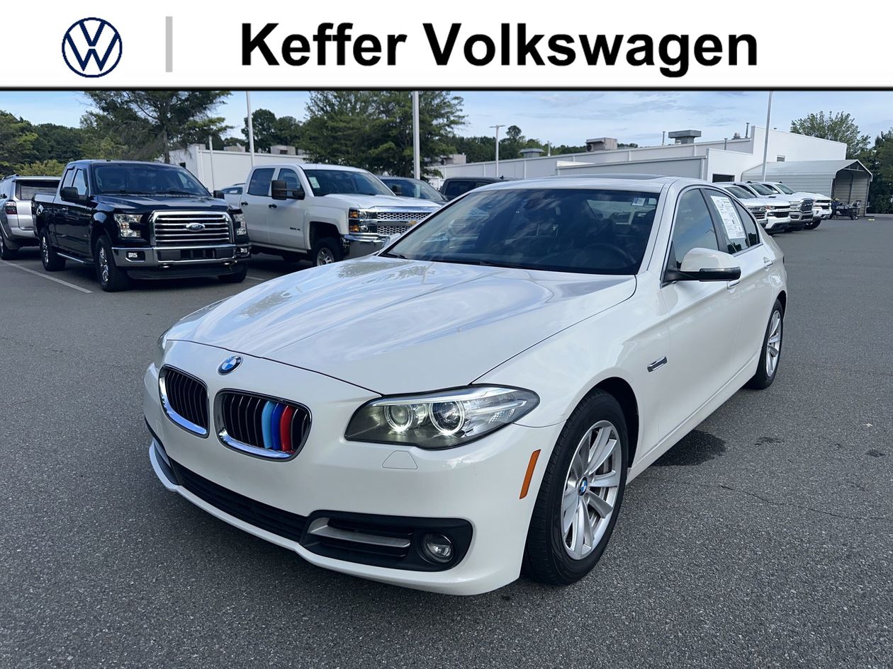 Alpine White 2016 BMW 5 Series Sedan Rear-Wheel Drive 8-Speed Automatic