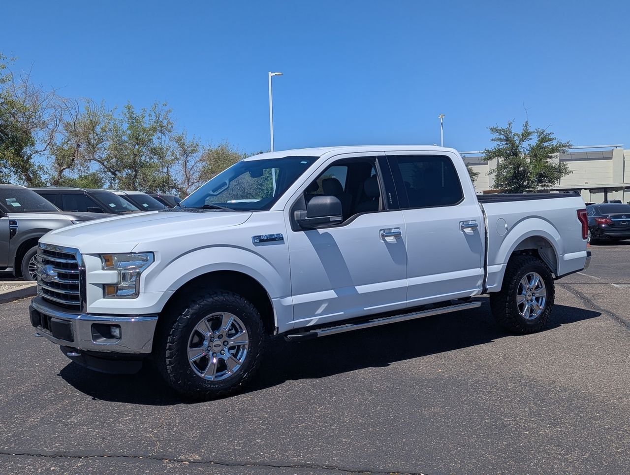 Oxford White 2016 Ford F-150 XLT SuperCrew 4WD Pickup Truck Four-Wheel Drive 6-Speed Automatic
