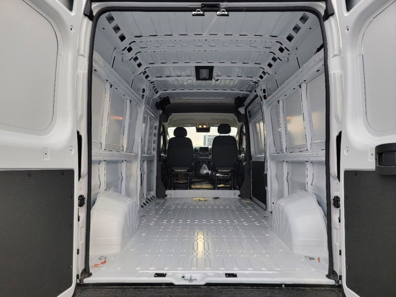 2024 Ram ProMaster 3500 High Roof 10