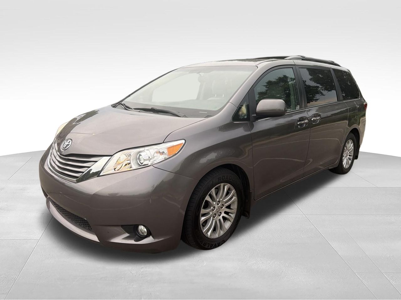2015 Toyota Sienna XLE 7-Passenger Auto Access Seat