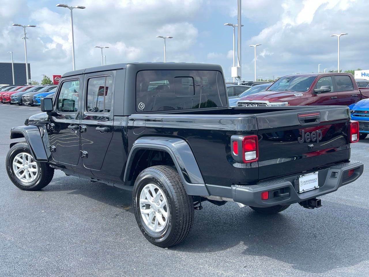 2023 Jeep Gladiator Sport 5