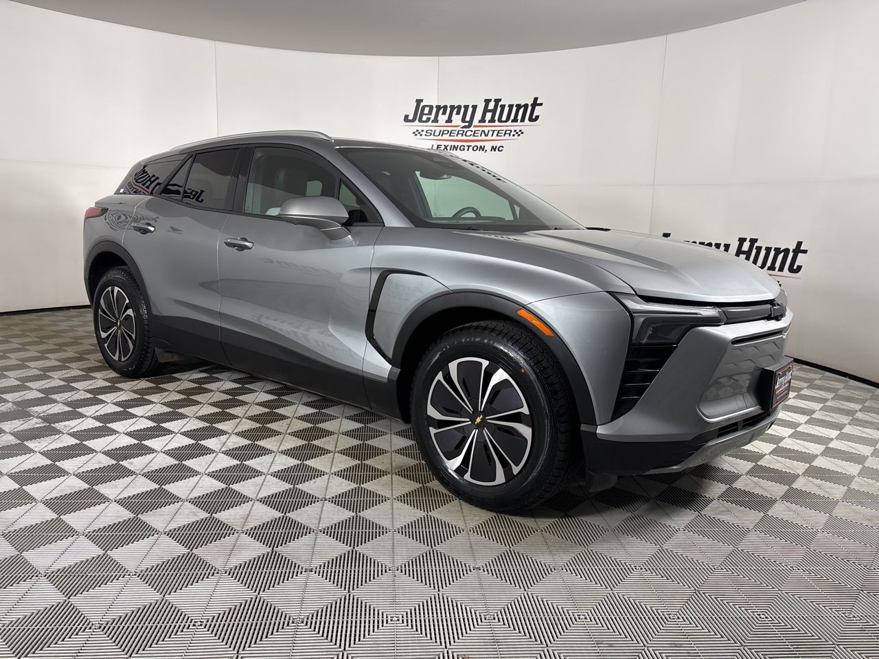 View vehicle photo 3