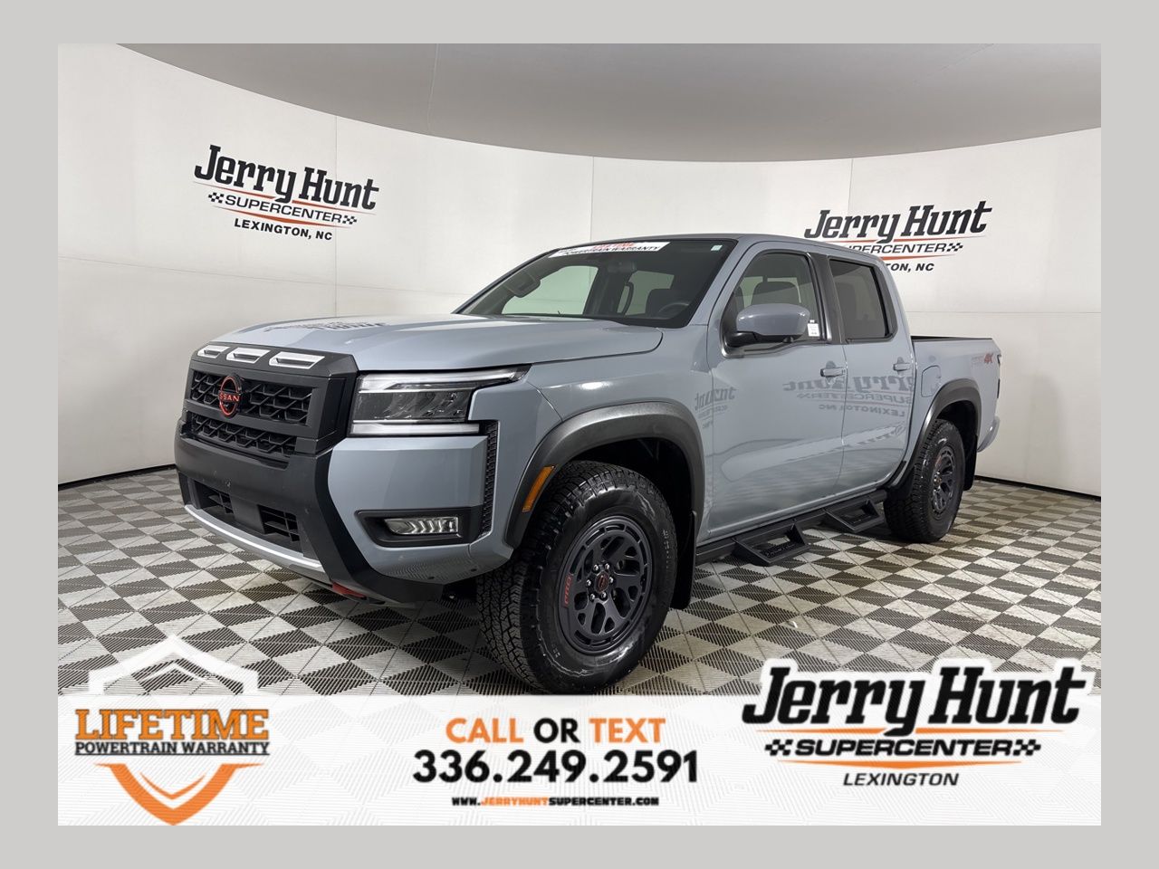 2025 Nissan Frontier PRO-4X Crew Cab 4WD