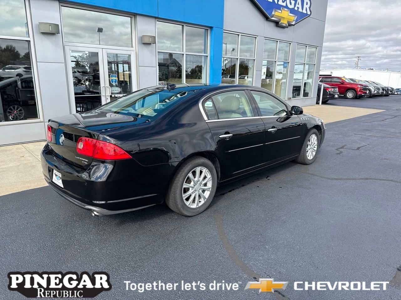 2011 Buick Lucerne CXL 13