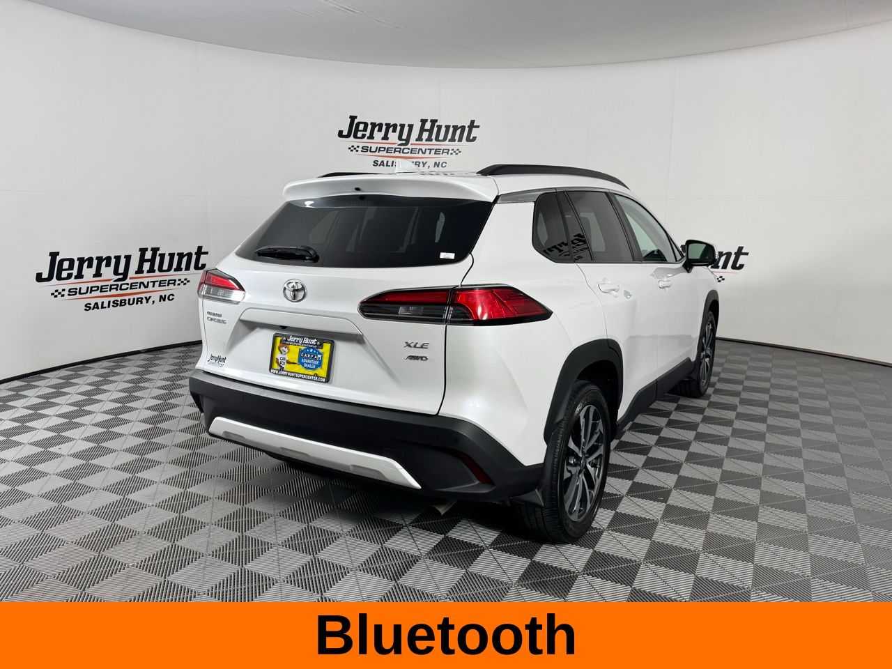 View vehicle photo 7