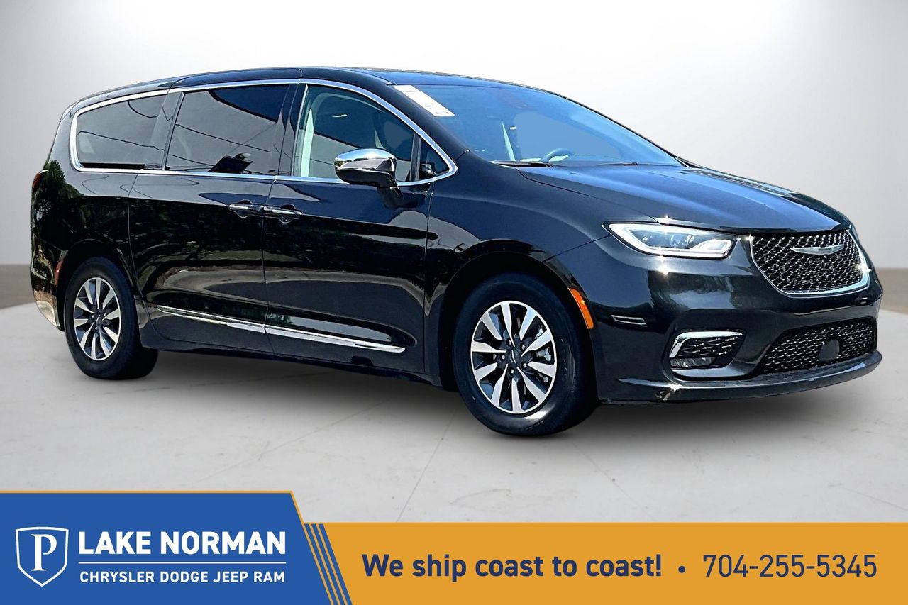 2023 Chrysler Pacifica Hybrid Limited FWD