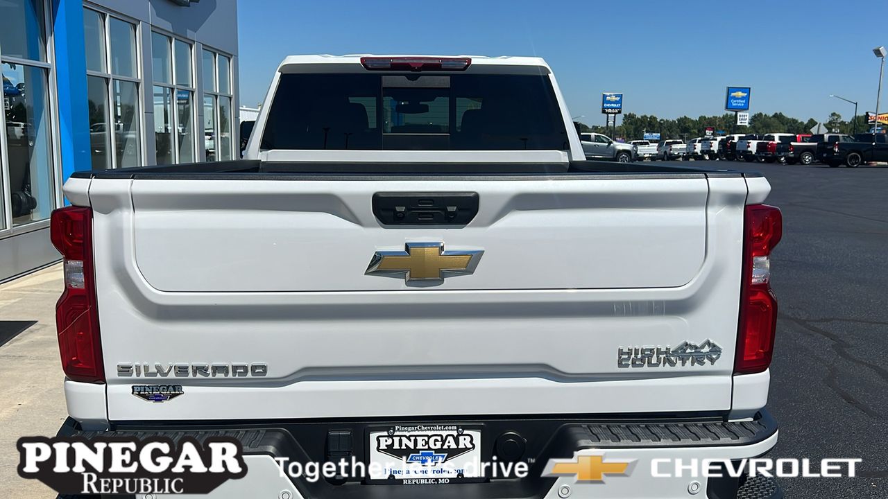 2023 Chevrolet Silverado 2500HD High Country 17