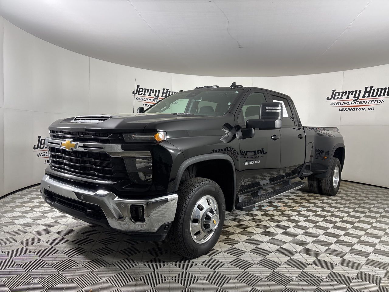 Black 2025 Chevrolet Silverado 3500HD LT Crew Cab 4WD Pickup Truck Four-Wheel Drive Automatic