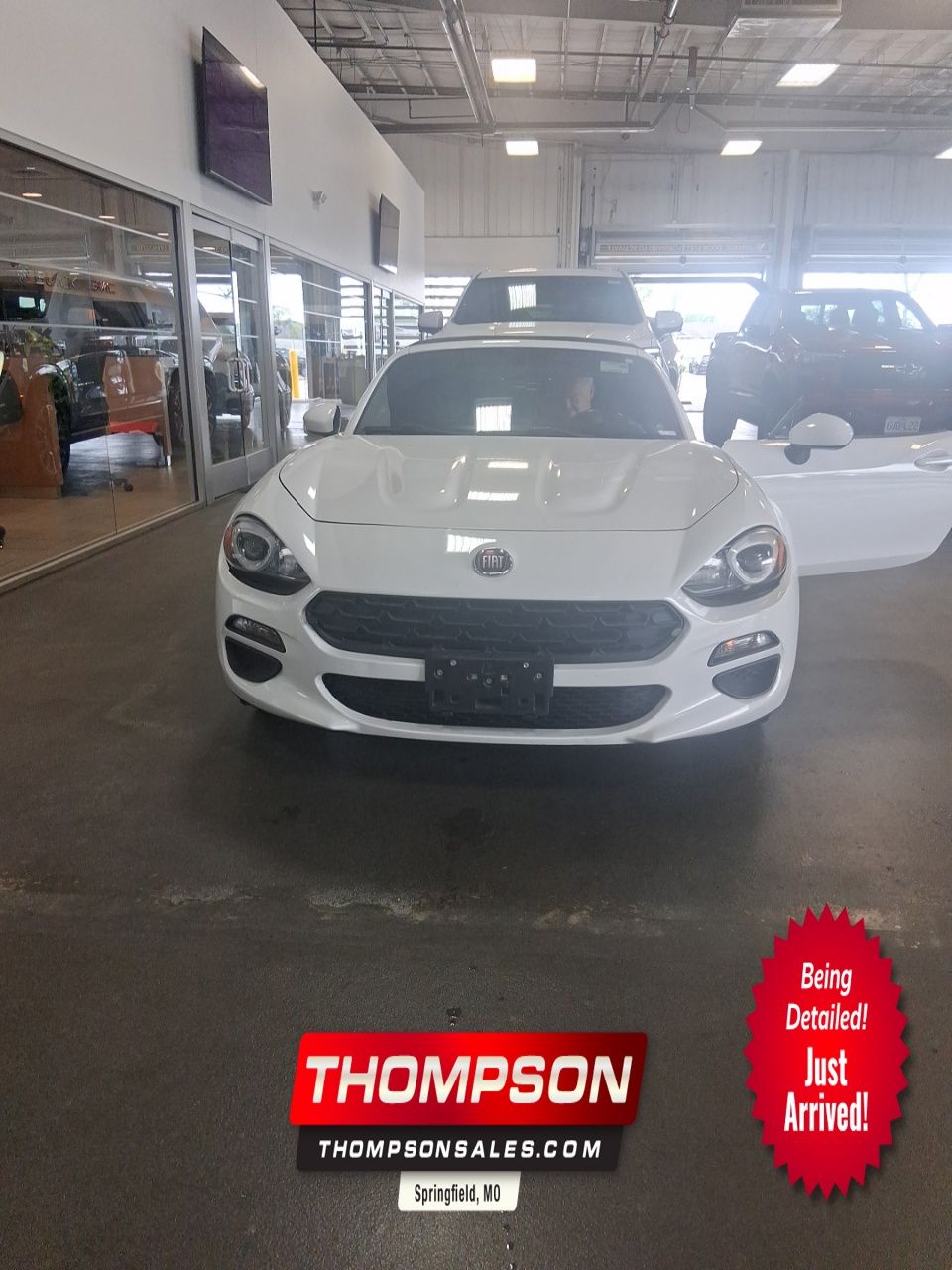 Brilliante White 2018 FIAT 124 Spider Classica Convertible Rear-Wheel Drive 6-Speed Automatic