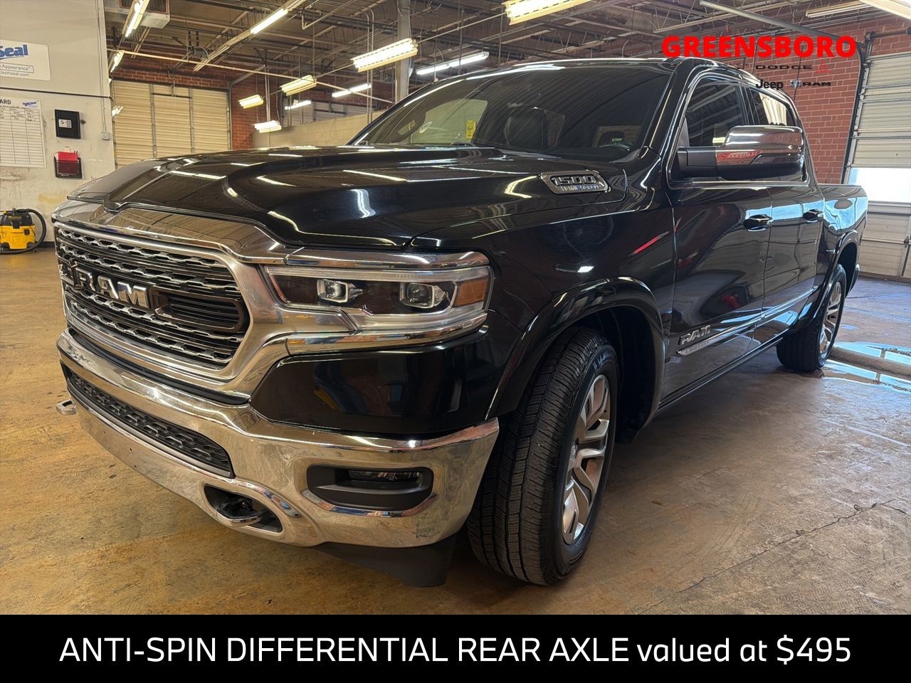 Diamond Black Crystal Pearlcoat 2023 RAM 1500 Limited Crew Cab 4WD Pickup Truck Four-Wheel Drive 8-Speed Automatic