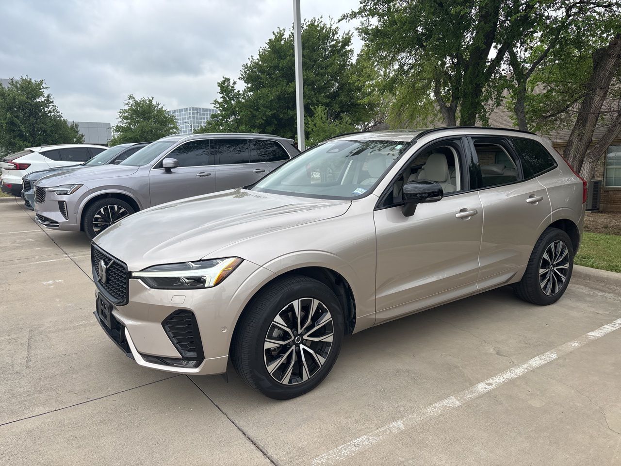 Bright Dusk Metallic 2024 Volvo XC60 B5 Plus Dark Theme AWD SUV / Crossover All-Wheel Drive Automatic