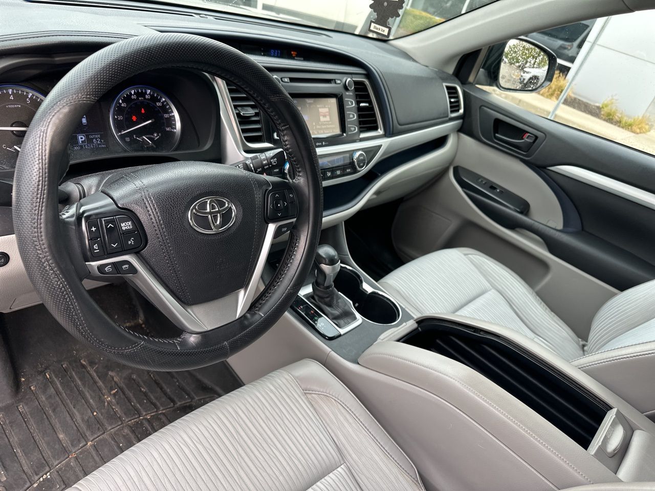 2015 Toyota Highlander LE V6 15