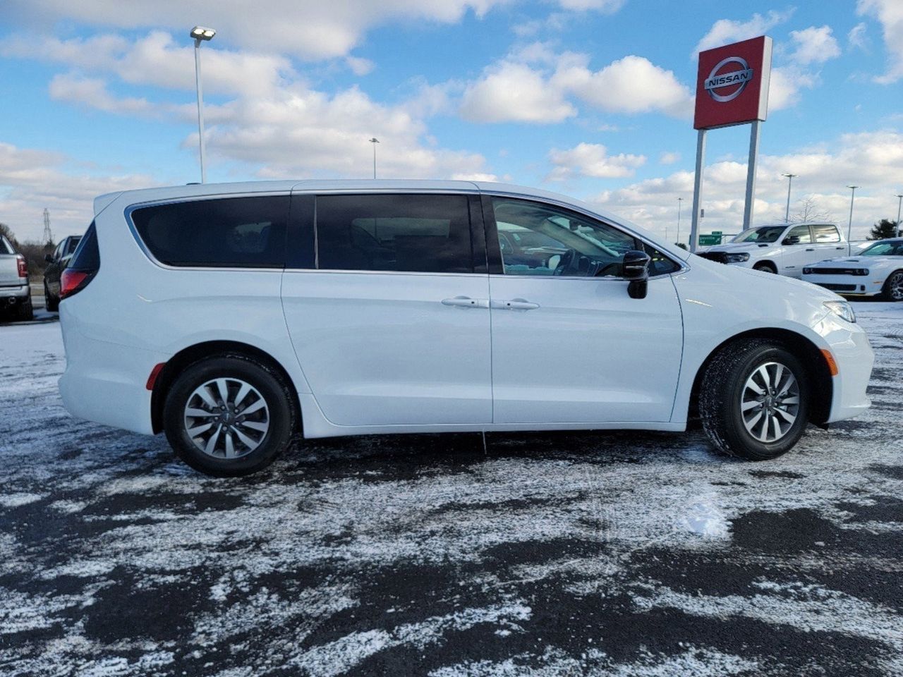 2024 Chrysler Pacifica Hybrid Select 15