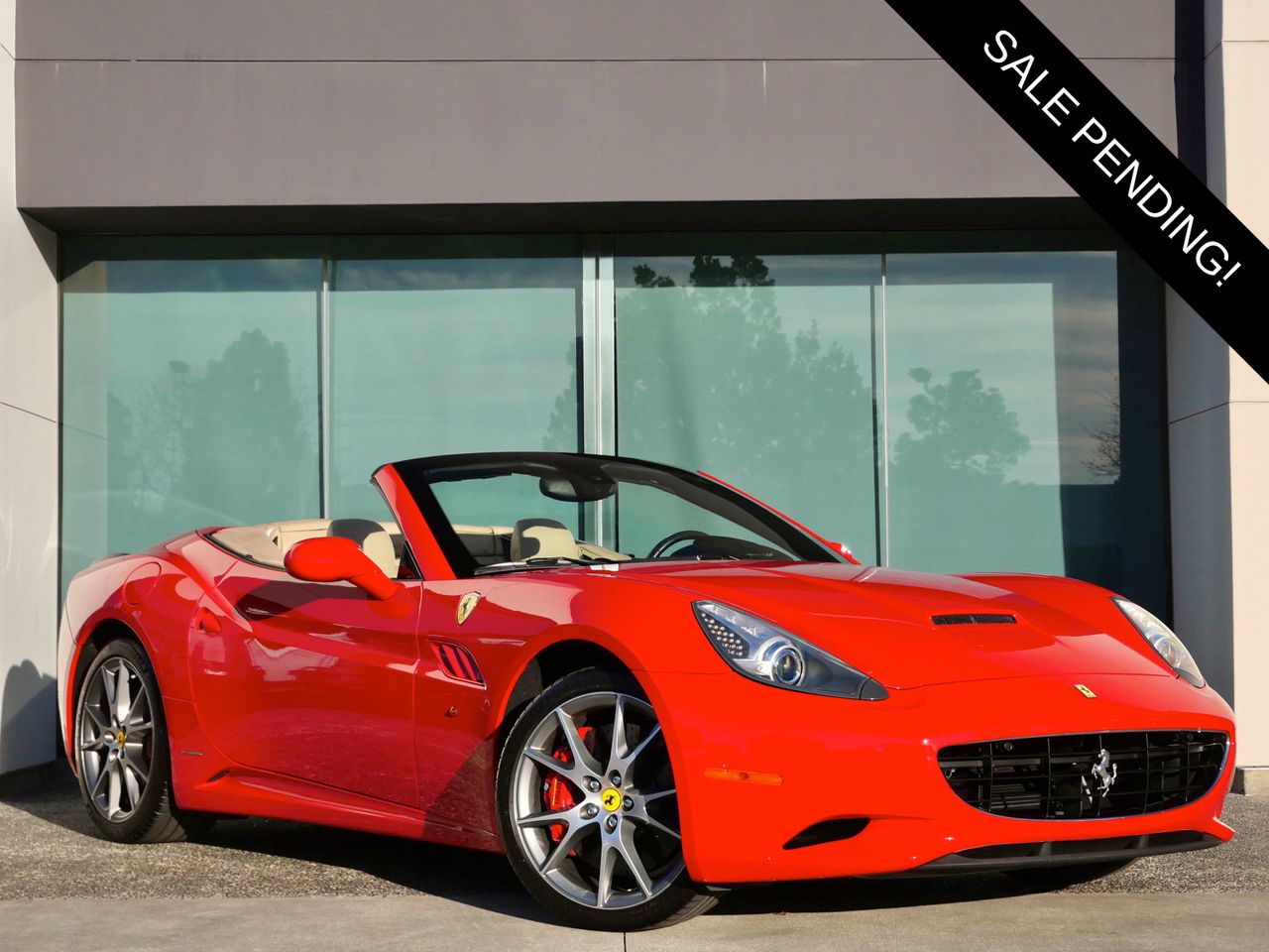 Rosso Corsa 2013 Ferrari California Roadster Convertible Rear-Wheel Drive 7-Speed Manual