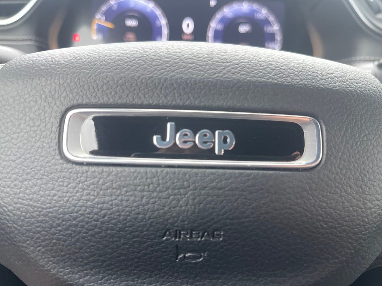 2023 Jeep Grand Cherokee Altitude 29