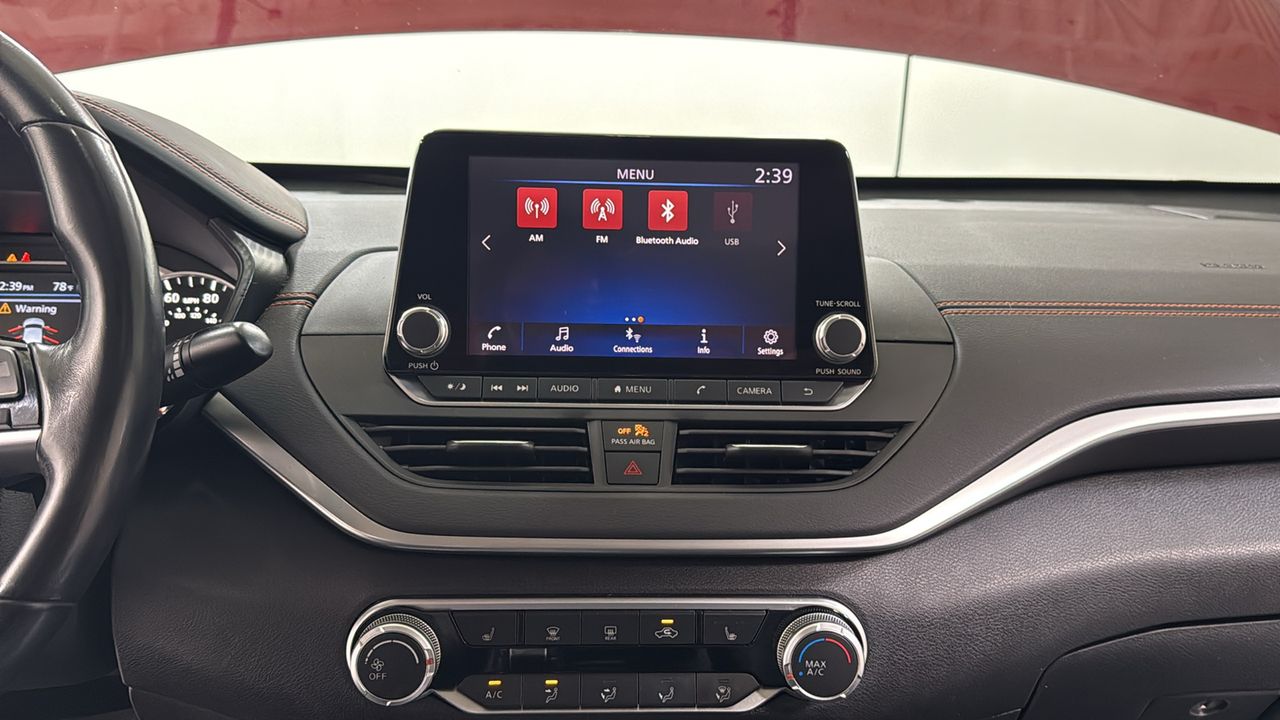 Used 2019 Red Nissan 2.5 SR image 10