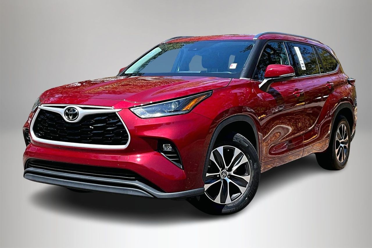 2021 Toyota Highlander XLE FWD