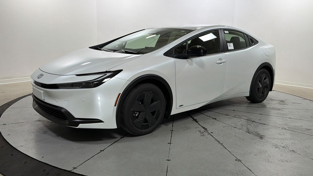 2026 Toyota Prius LE AWD's photo
