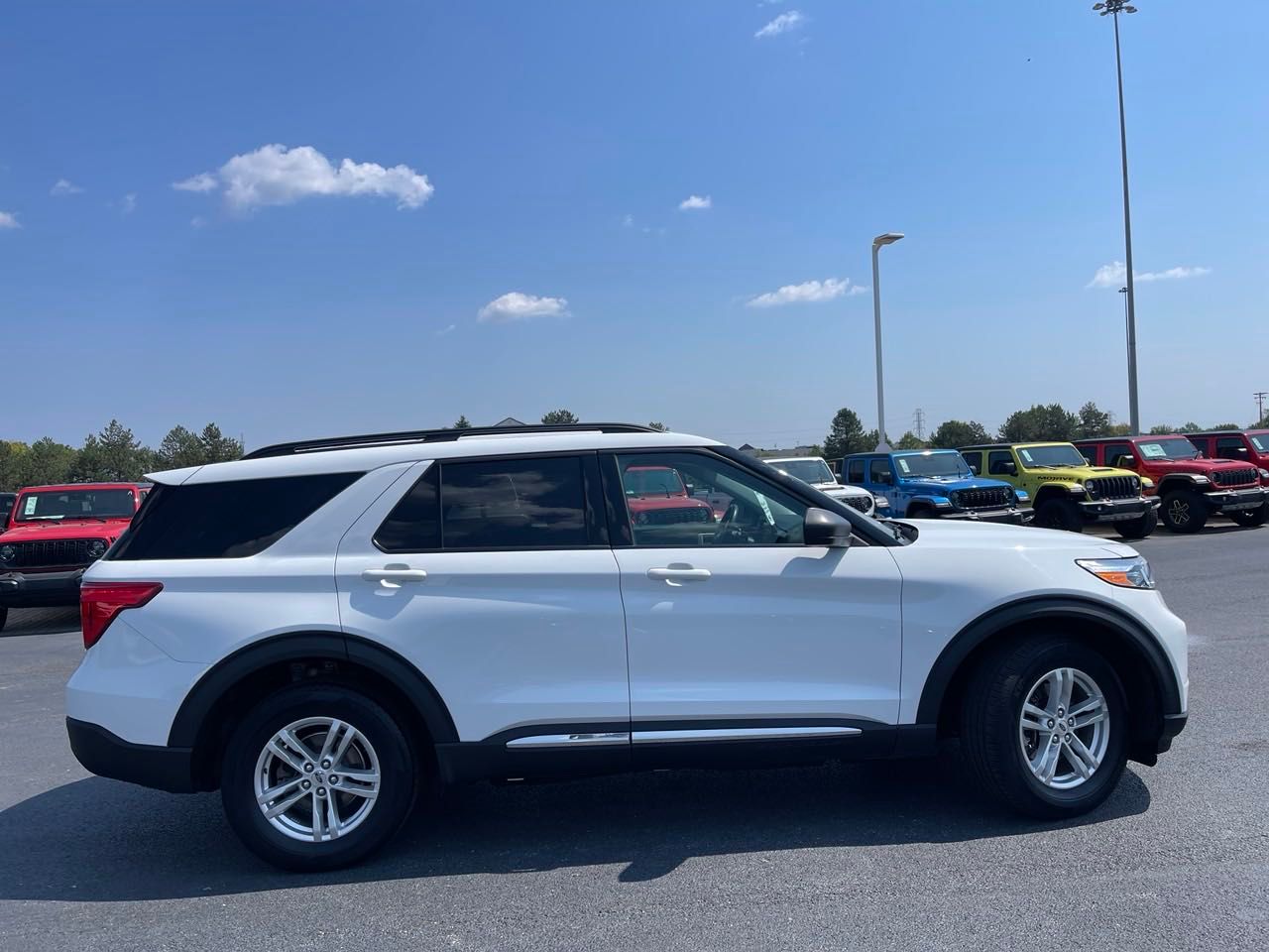 2021 Ford Explorer XLT 2