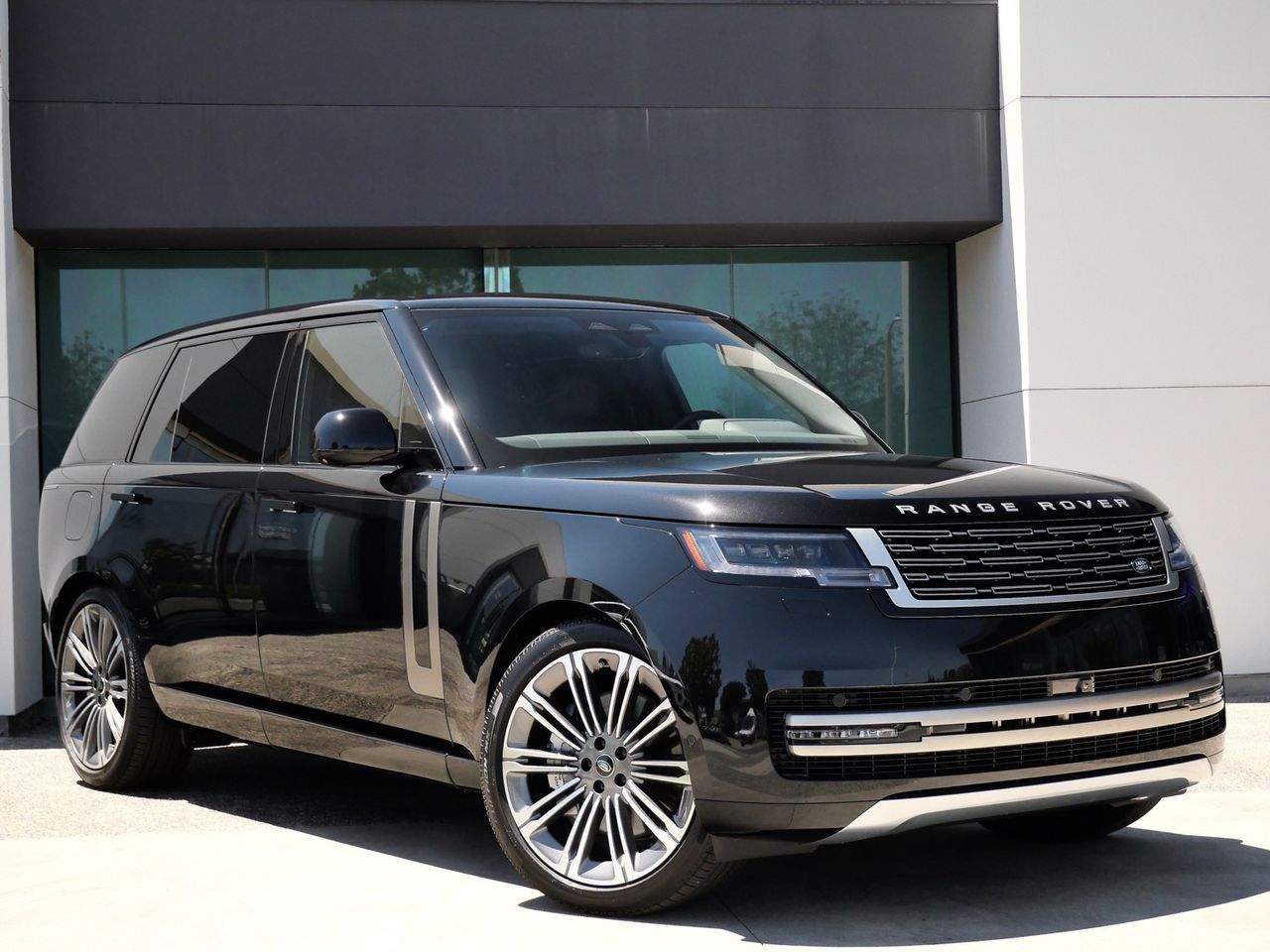 Santorini Black Metallic 2025 Land Rover Range Rover SUV / Crossover All-Wheel Drive 8-Speed Automatic