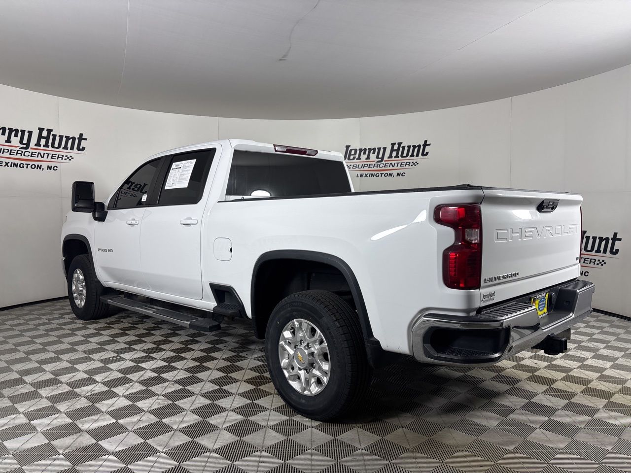 View vehicle photo 6