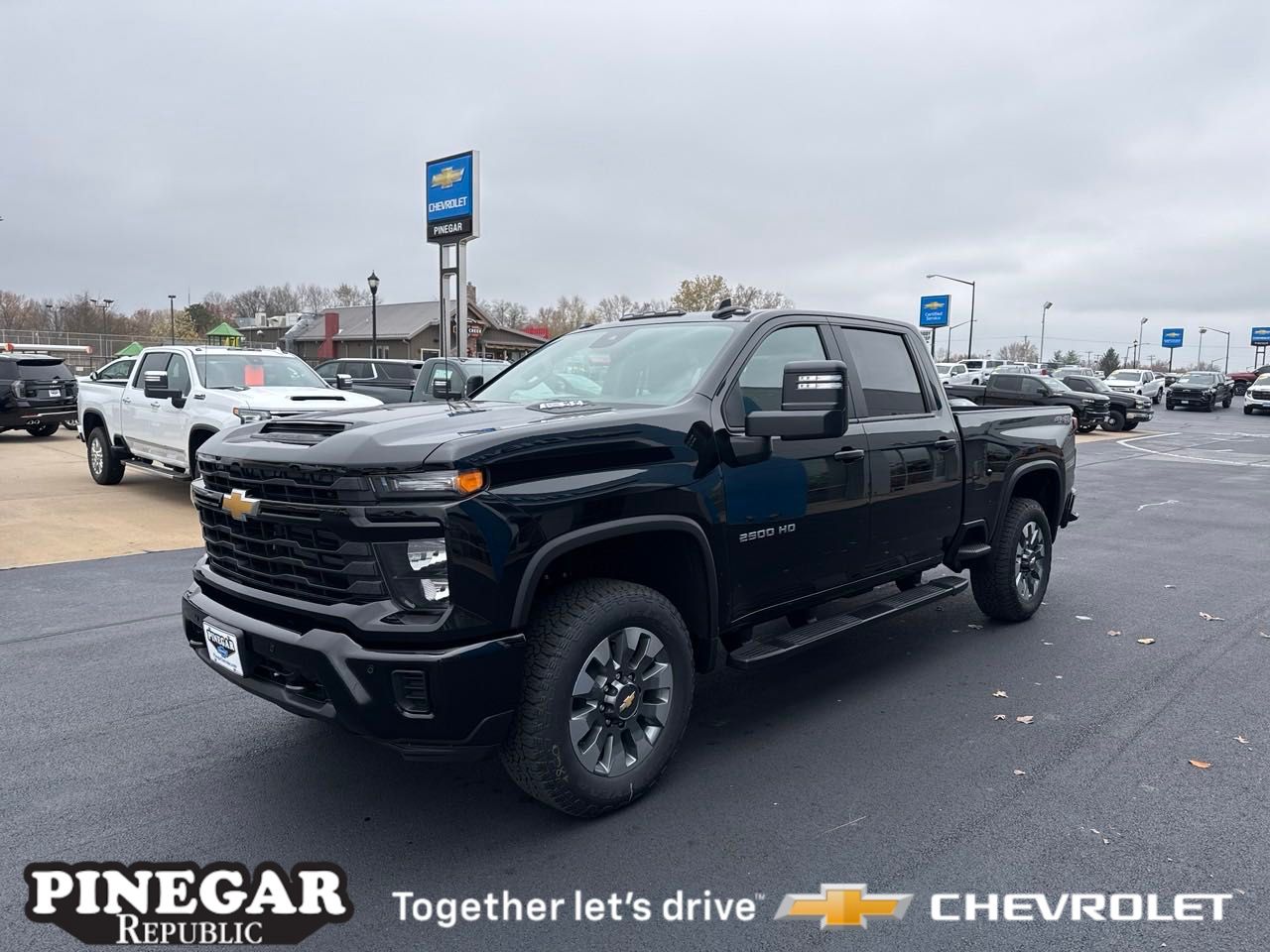 2025 Chevrolet Silverado 2500HD Custom 3