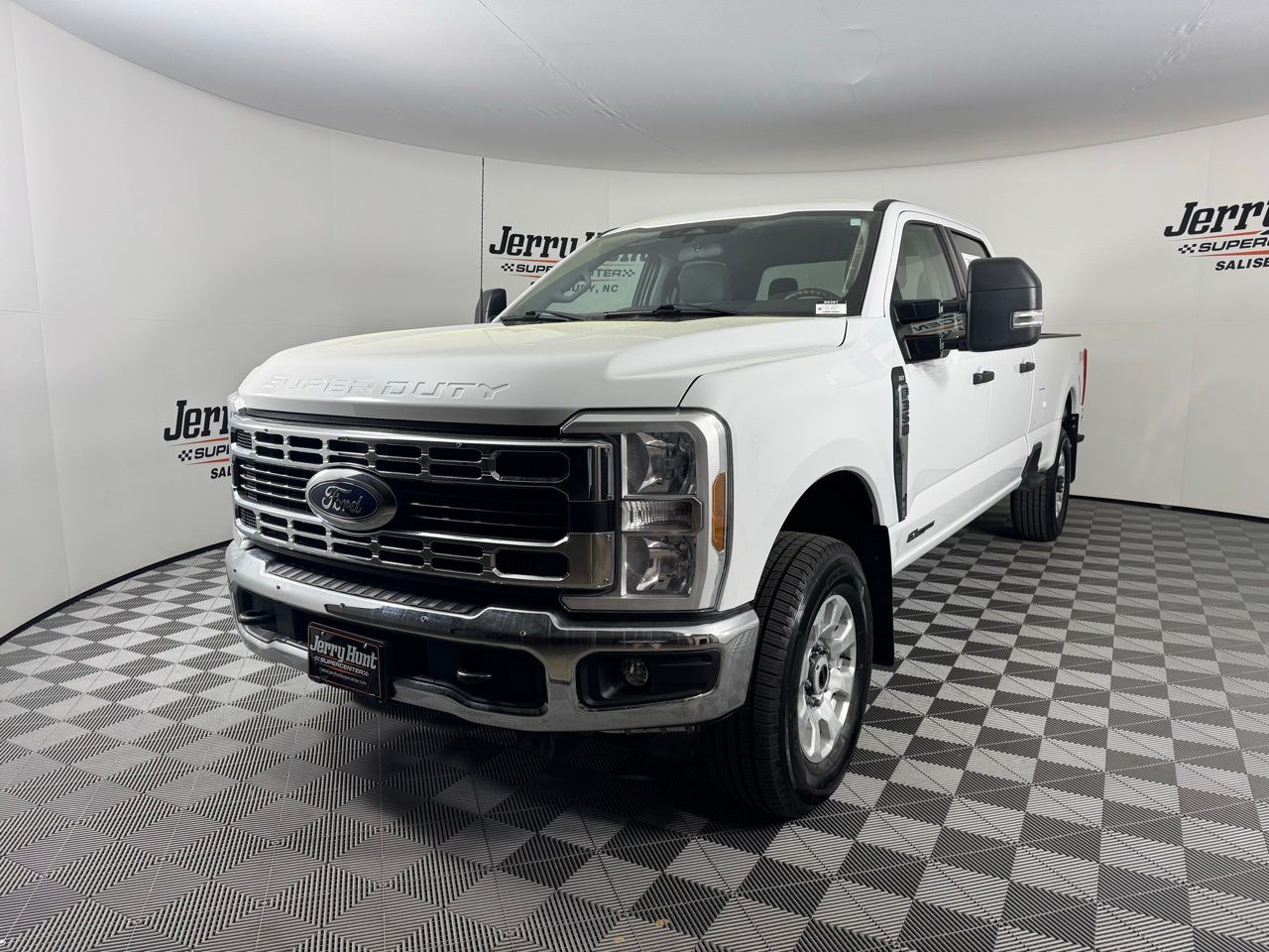 2024 Ford F-350 Super Duty XLT Crew Cab 4WD